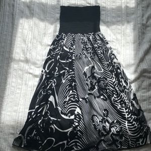 Super Cute 80s inspired strapless dress!
